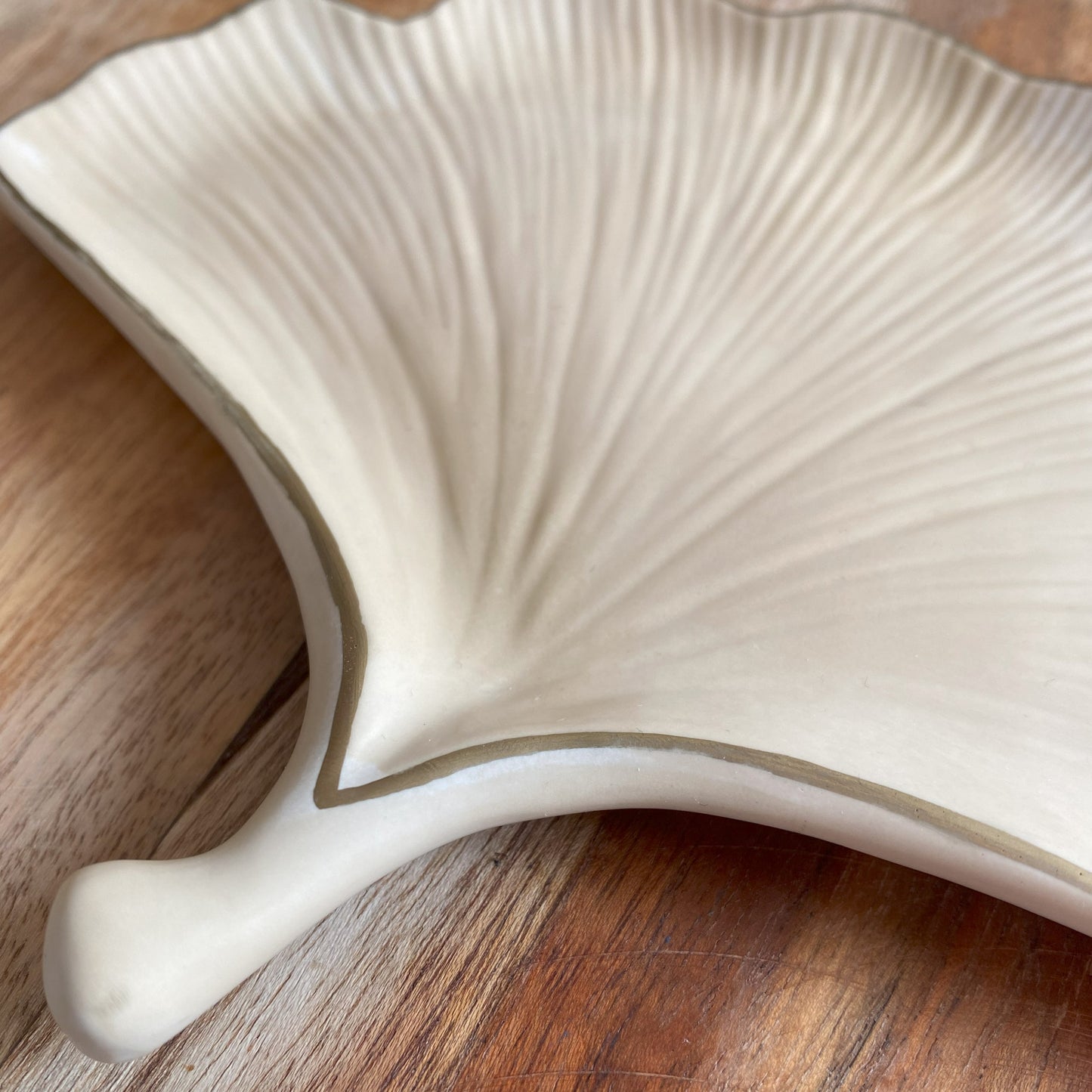 Plateau feuille Ginkgo en Jesmonite