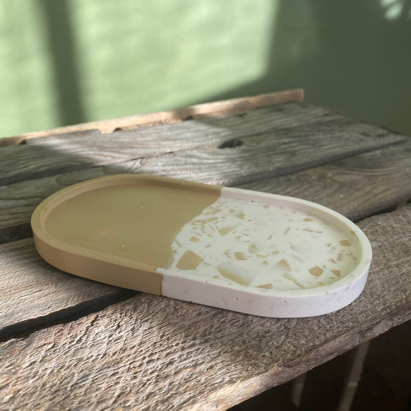 Plateau ovale en Jesmonite - Terrazzo