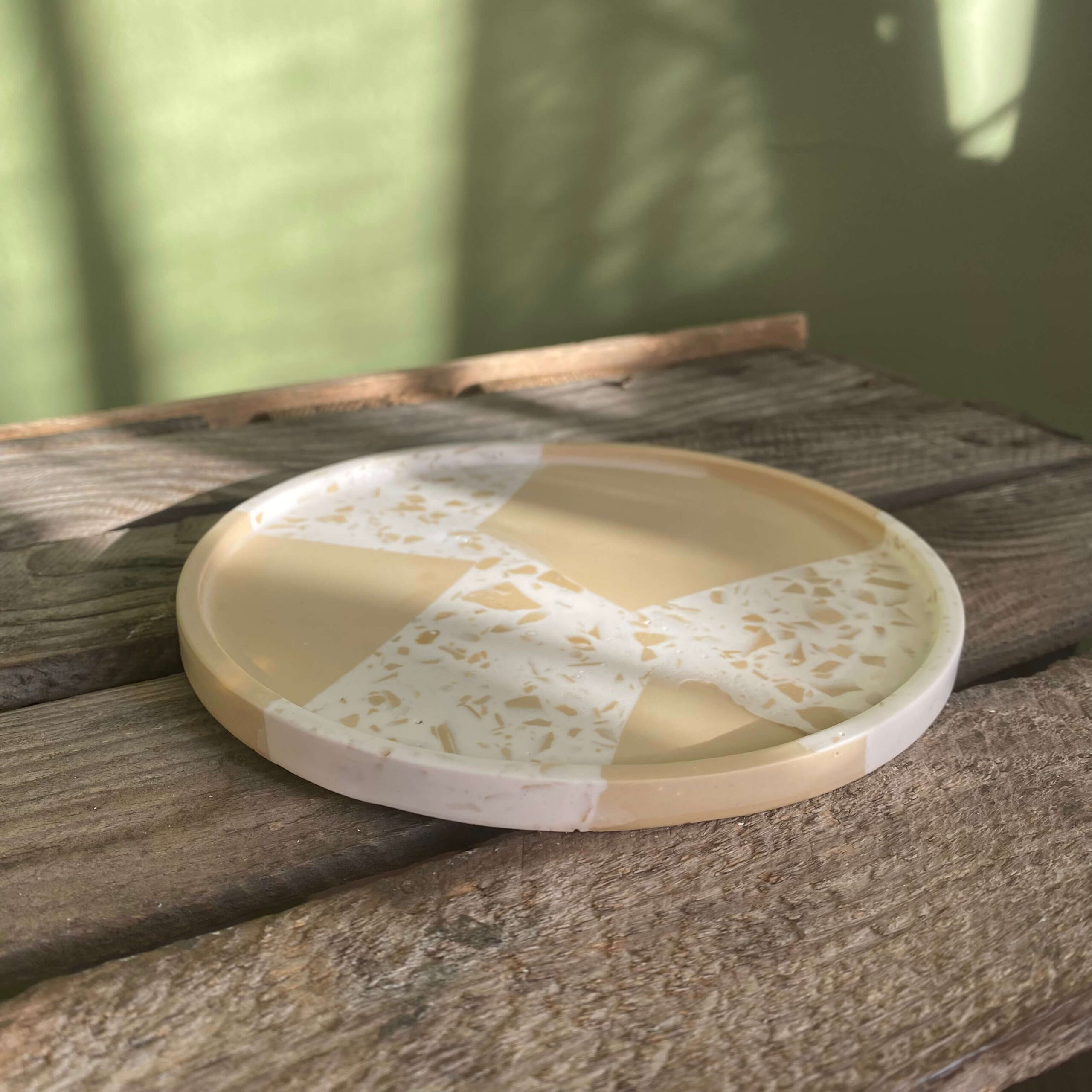 Plateau rond en Jesmonite - Terrazzo – Image 4