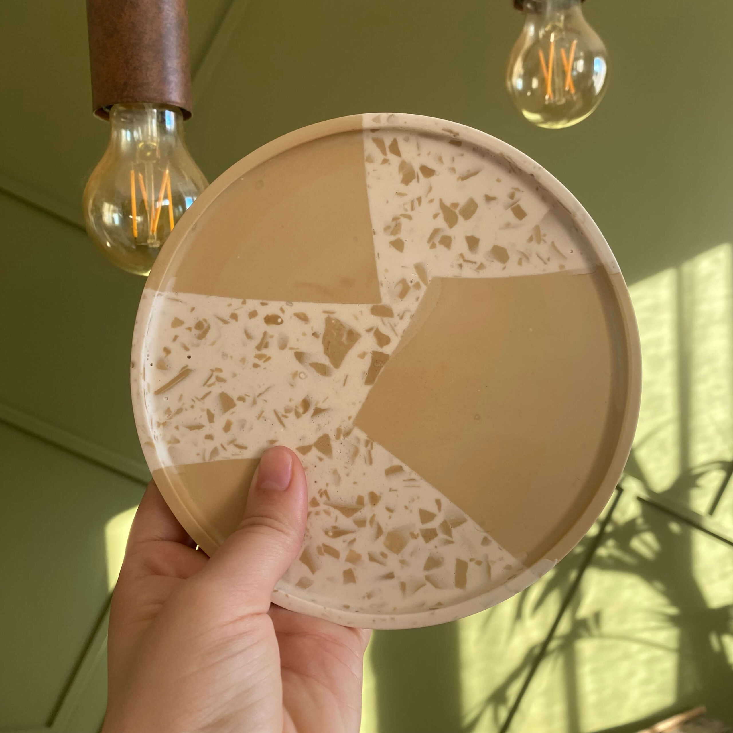 Plateau rond en Jesmonite - Terrazzo