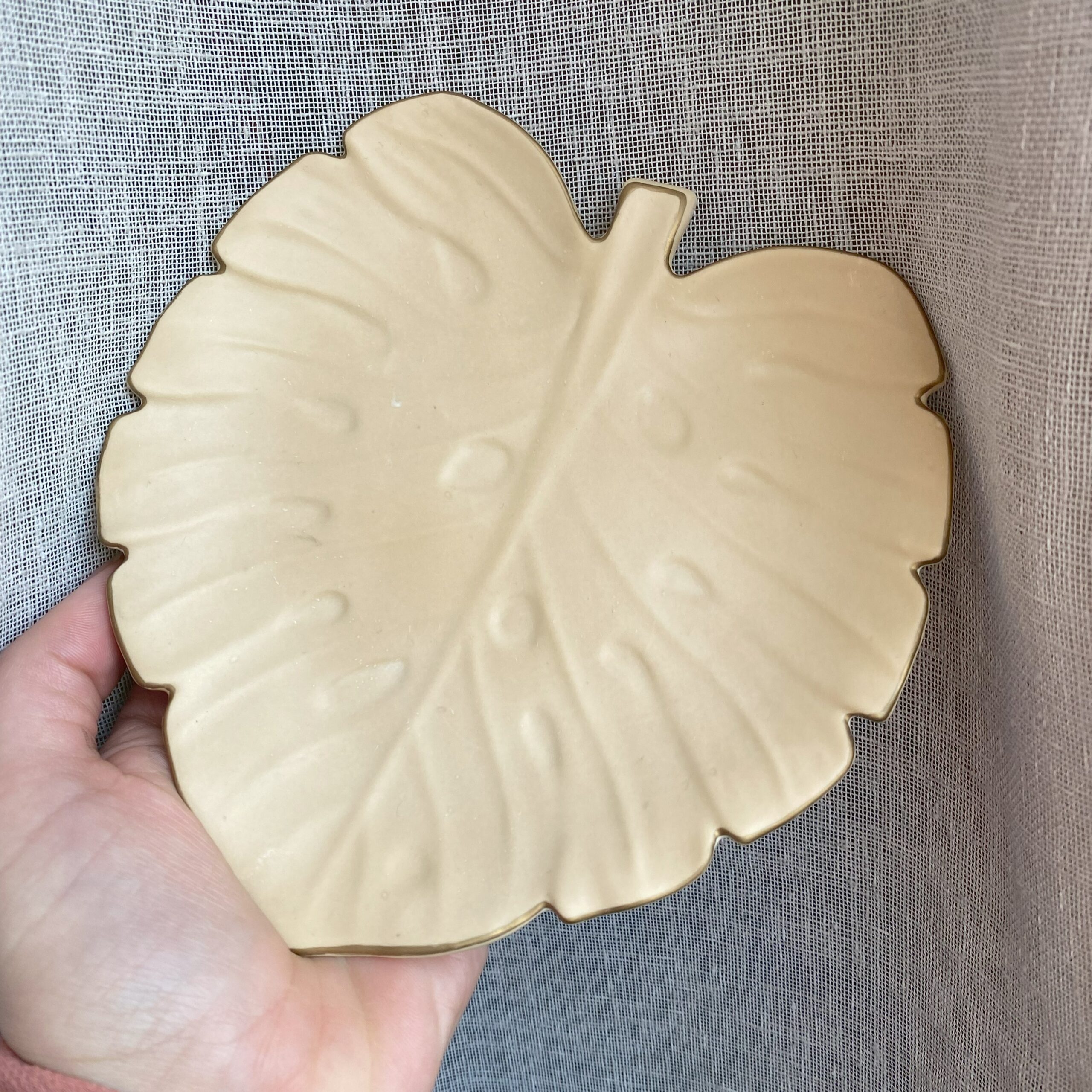 Plateau feuille Monstera en Jesmonite